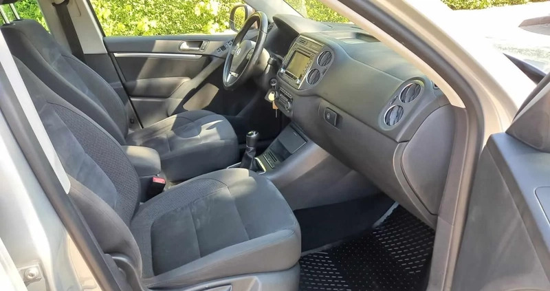 Volkswagen Tiguan cena 52900 przebieg: 189300, rok produkcji 2012 z Bielawa małe 277